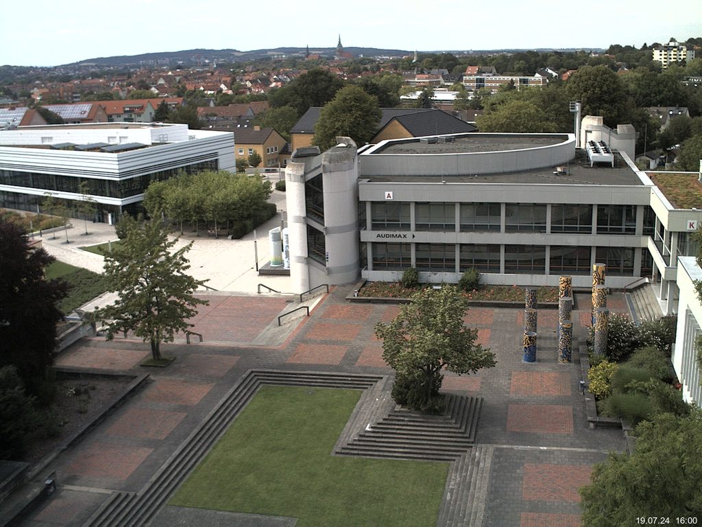 Foto der Webcam: Verwaltungsgeb&auml;ude, Innenhof mit Audimax, H&ouml;rsaal-Geb&auml;ude 1
