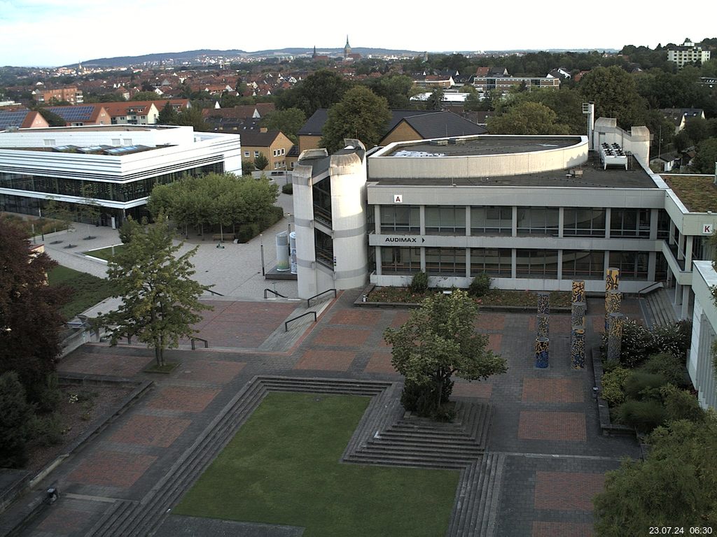 Foto der Webcam: Verwaltungsgeb&auml;ude, Innenhof mit Audimax, H&ouml;rsaal-Geb&auml;ude 1