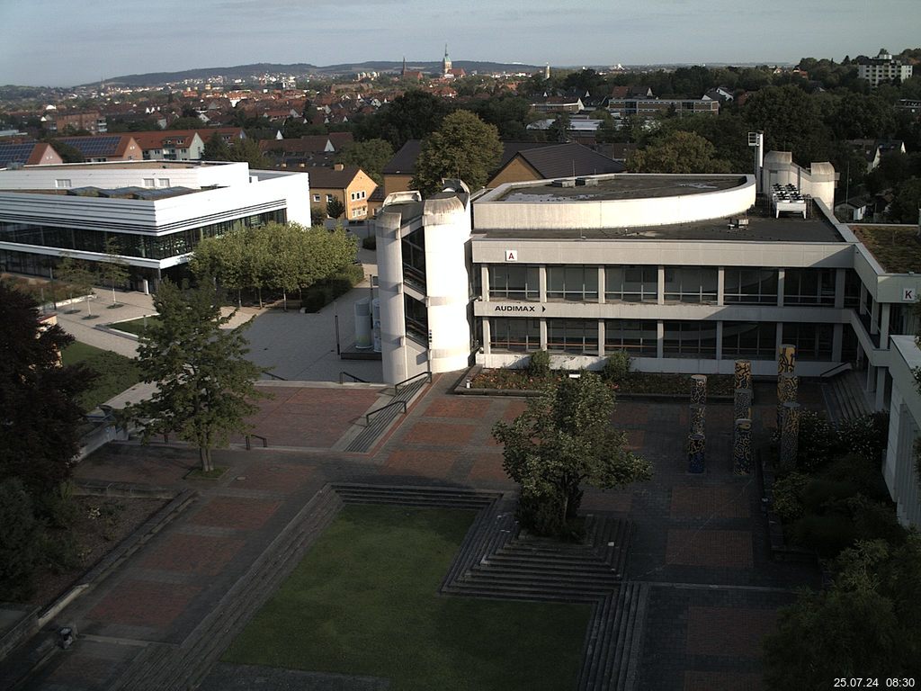 Foto der Webcam: Verwaltungsgeb&auml;ude, Innenhof mit Audimax, H&ouml;rsaal-Geb&auml;ude 1