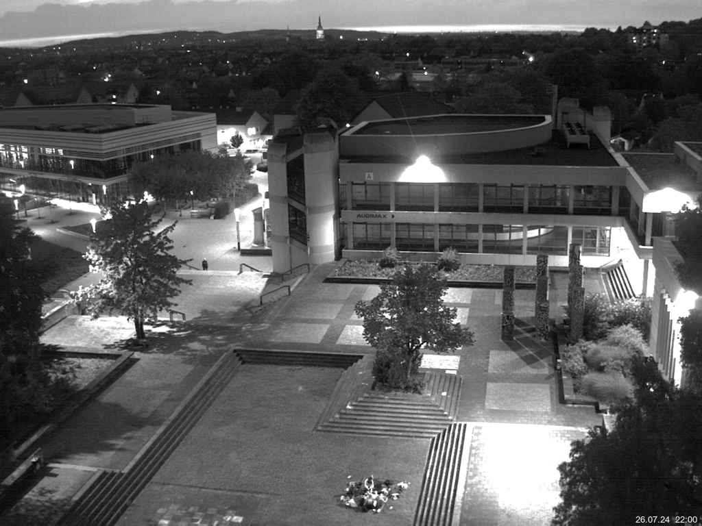 Foto der Webcam: Verwaltungsgebäude, Innenhof mit Audimax, Hörsaal-Gebäude 1