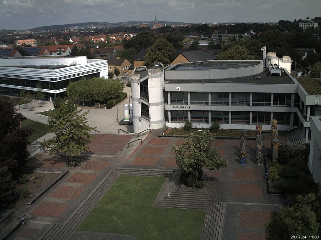 Foto der Webcam: Verwaltungsgebäude, Innenhof mit Audimax, Hörsaal-Gebäude 1