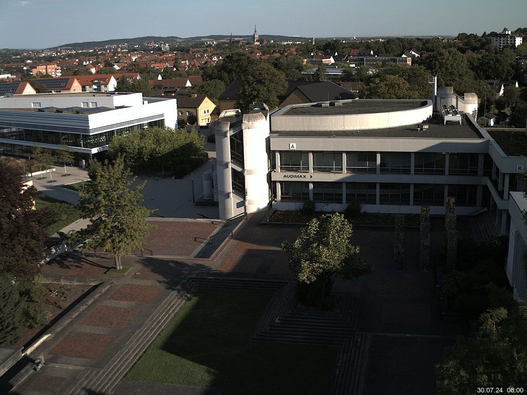 Foto der Webcam: Verwaltungsgebäude, Innenhof mit Audimax, Hörsaal-Gebäude 1