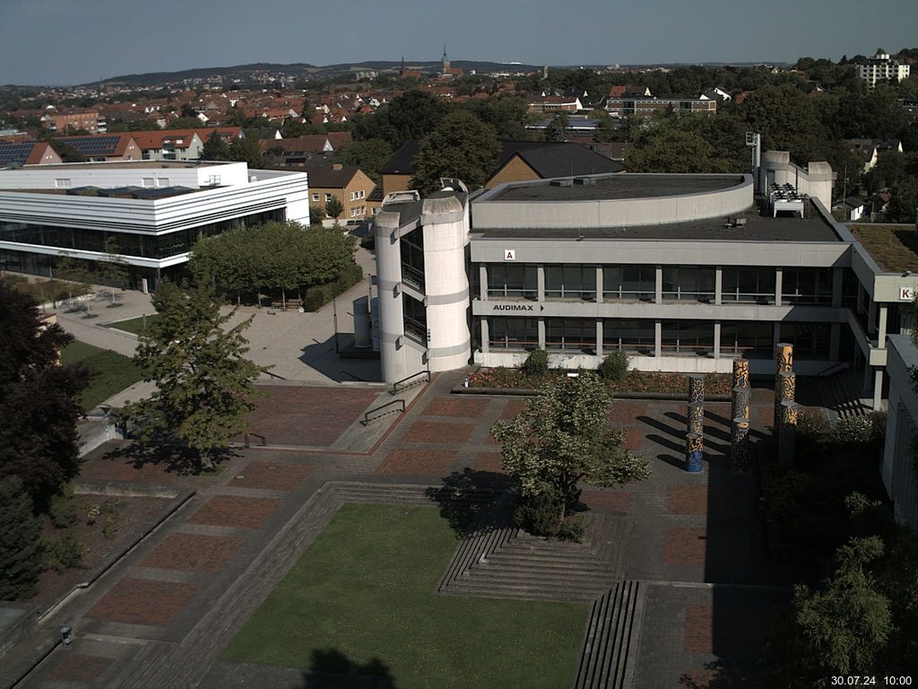 Foto der Webcam: Verwaltungsgebäude, Innenhof mit Audimax, Hörsaal-Gebäude 1