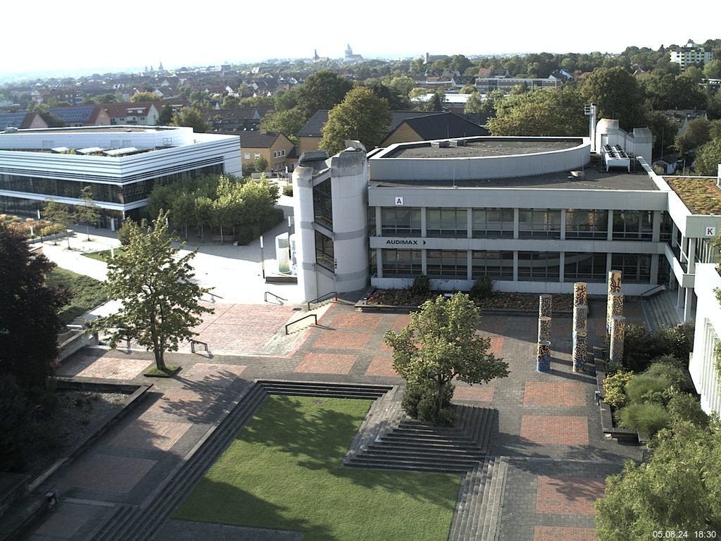 Foto der Webcam: Verwaltungsgeb&auml;ude, Innenhof mit Audimax, H&ouml;rsaal-Geb&auml;ude 1