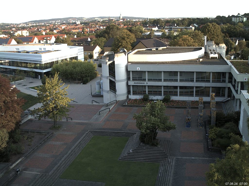 Foto der Webcam: Verwaltungsgeb&auml;ude, Innenhof mit Audimax, H&ouml;rsaal-Geb&auml;ude 1