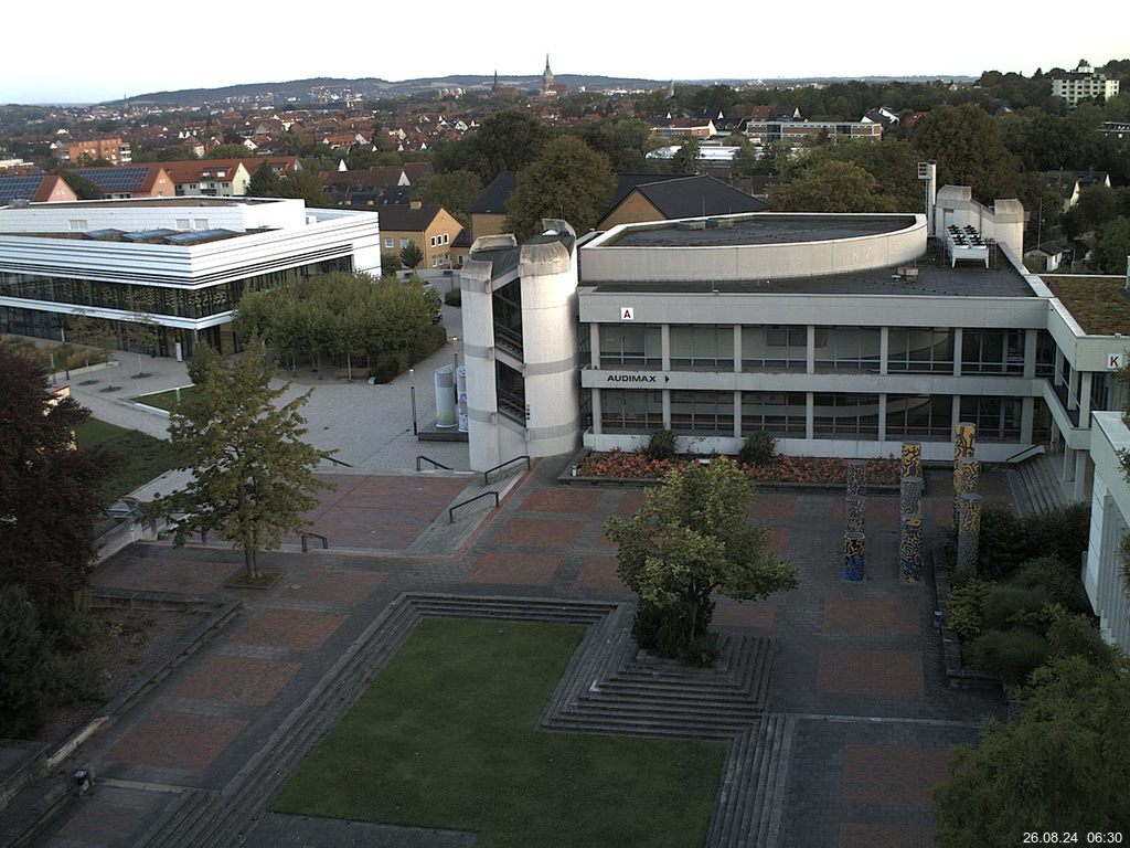 Foto der Webcam: Verwaltungsgeb&auml;ude, Innenhof mit Audimax, H&ouml;rsaal-Geb&auml;ude 1