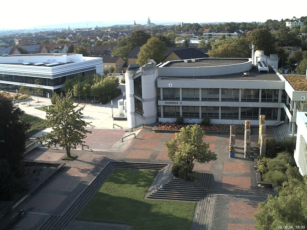 Foto der Webcam: Verwaltungsgeb&auml;ude, Innenhof mit Audimax, H&ouml;rsaal-Geb&auml;ude 1
