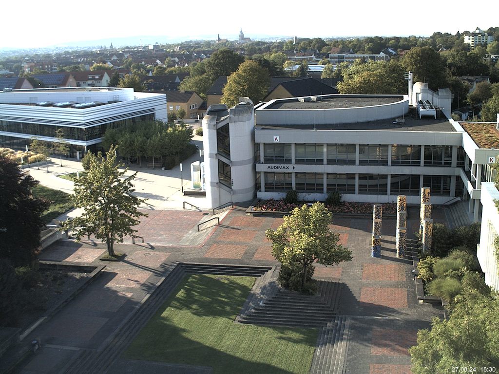Foto der Webcam: Verwaltungsgeb&auml;ude, Innenhof mit Audimax, H&ouml;rsaal-Geb&auml;ude 1