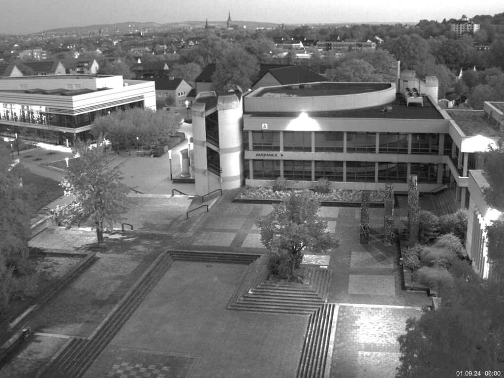 Foto der Webcam: Verwaltungsgeb&auml;ude, Innenhof mit Audimax, H&ouml;rsaal-Geb&auml;ude 1