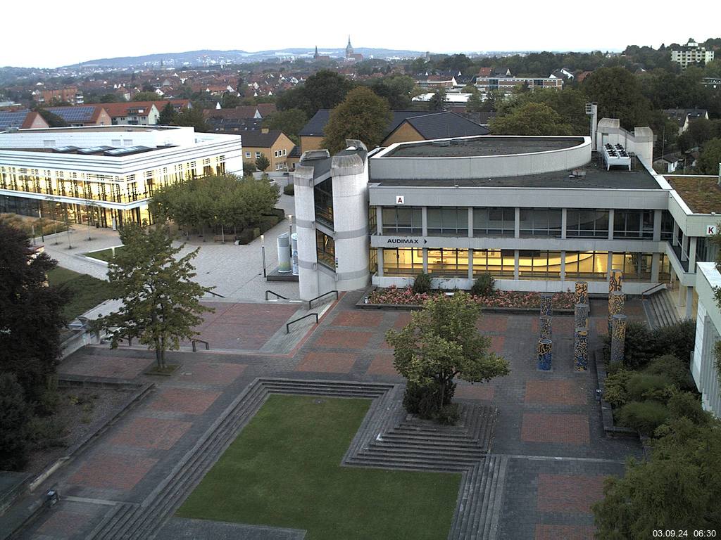 Foto der Webcam: Verwaltungsgeb&auml;ude, Innenhof mit Audimax, H&ouml;rsaal-Geb&auml;ude 1