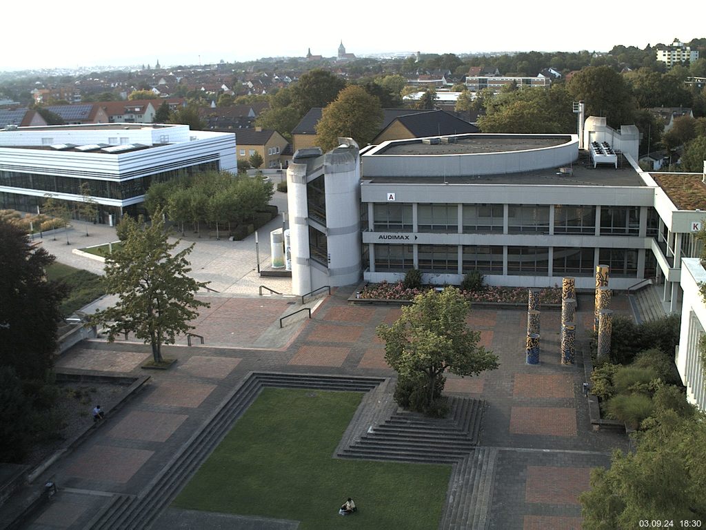 Foto der Webcam: Verwaltungsgeb&auml;ude, Innenhof mit Audimax, H&ouml;rsaal-Geb&auml;ude 1