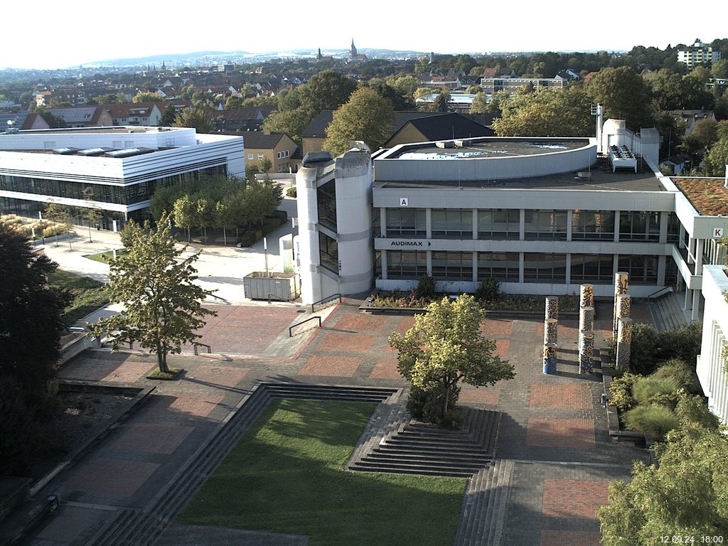 Foto der Webcam: Verwaltungsgeb&auml;ude, Innenhof mit Audimax, H&ouml;rsaal-Geb&auml;ude 1