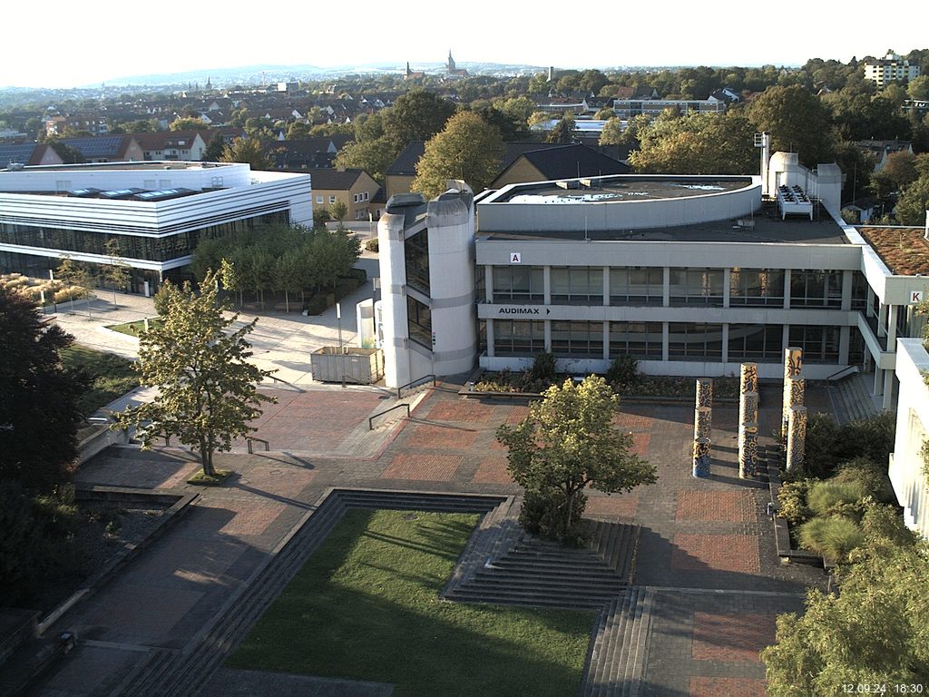 Foto der Webcam: Verwaltungsgeb&auml;ude, Innenhof mit Audimax, H&ouml;rsaal-Geb&auml;ude 1
