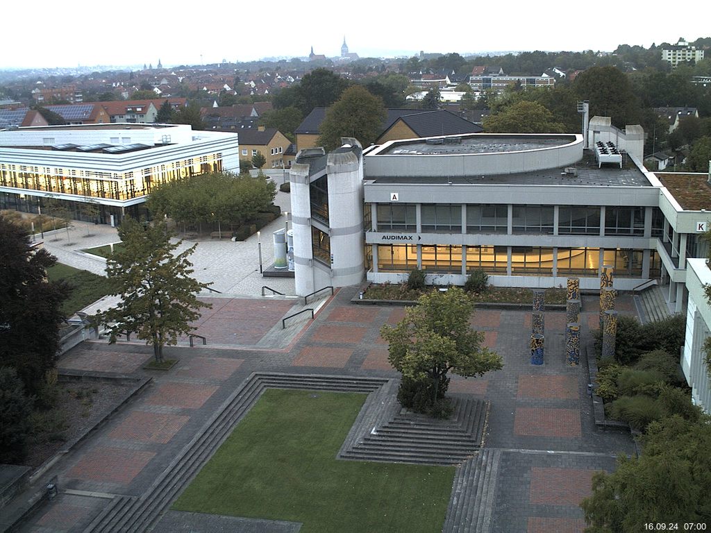 Foto der Webcam: Verwaltungsgeb&auml;ude, Innenhof mit Audimax, H&ouml;rsaal-Geb&auml;ude 1