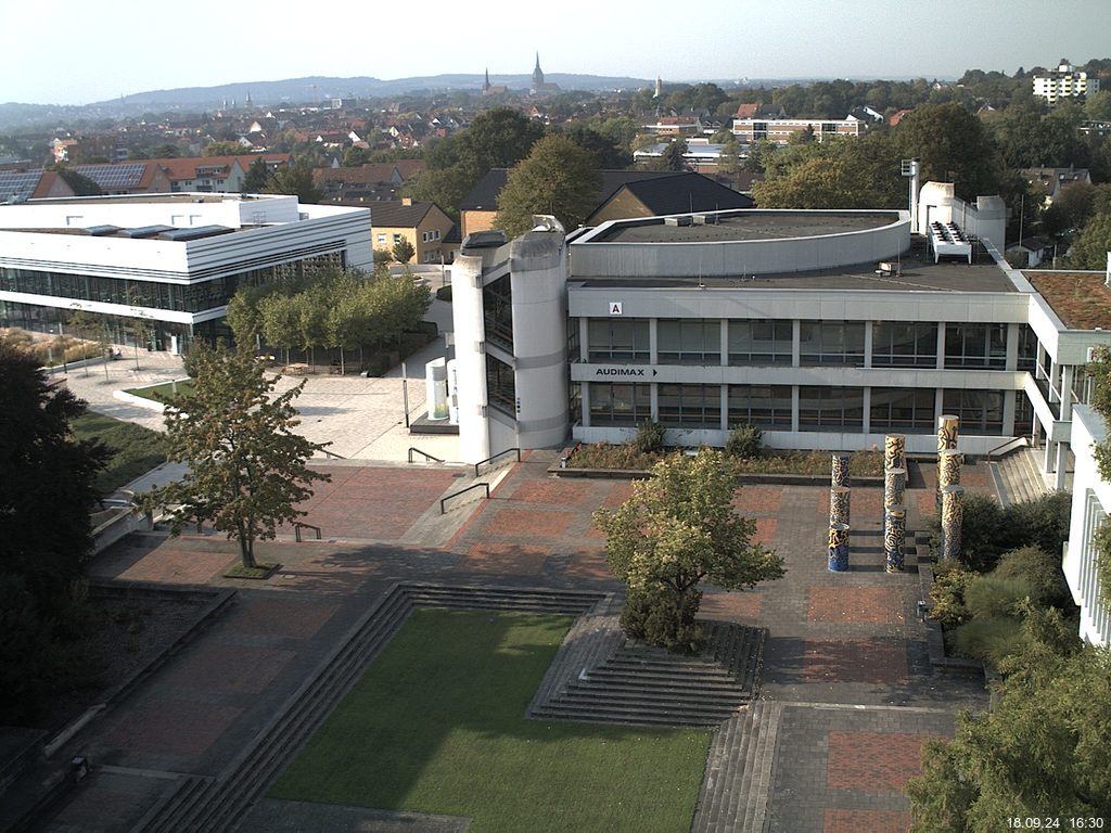 Foto der Webcam: Verwaltungsgeb&auml;ude, Innenhof mit Audimax, H&ouml;rsaal-Geb&auml;ude 1