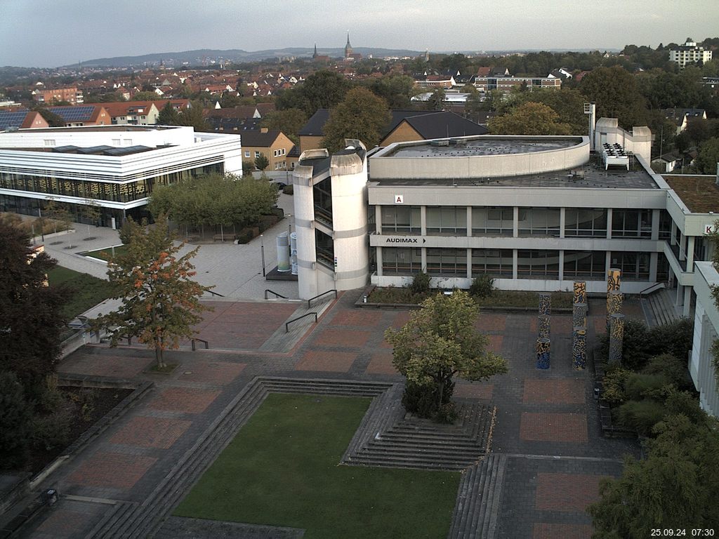 Foto der Webcam: Verwaltungsgeb&auml;ude, Innenhof mit Audimax, H&ouml;rsaal-Geb&auml;ude 1
