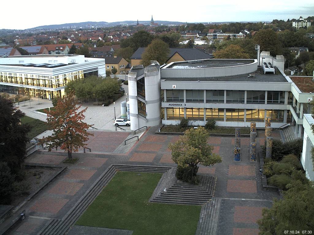 Foto der Webcam: Verwaltungsgeb&auml;ude, Innenhof mit Audimax, H&ouml;rsaal-Geb&auml;ude 1