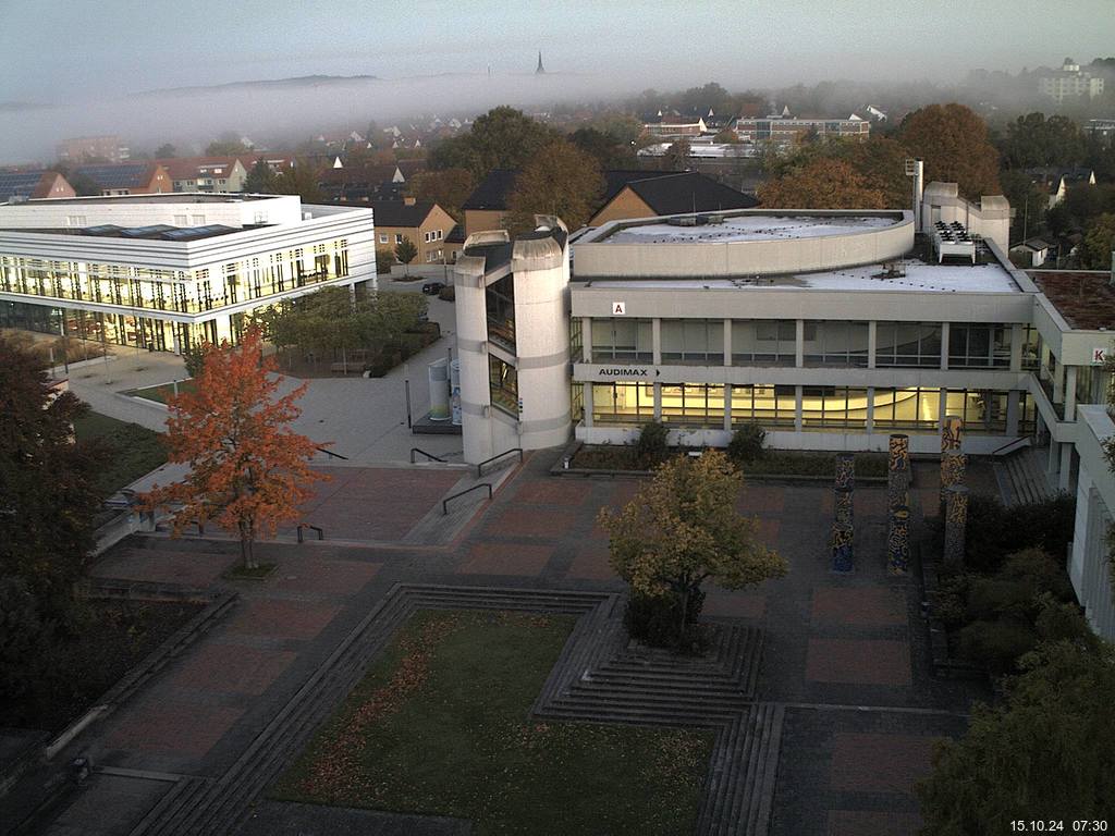 Foto der Webcam: Verwaltungsgeb&auml;ude, Innenhof mit Audimax, H&ouml;rsaal-Geb&auml;ude 1