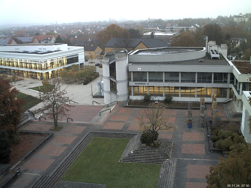 Foto der Webcam: Verwaltungsgeb&auml;ude, Innenhof mit Audimax, H&ouml;rsaal-Geb&auml;ude 1