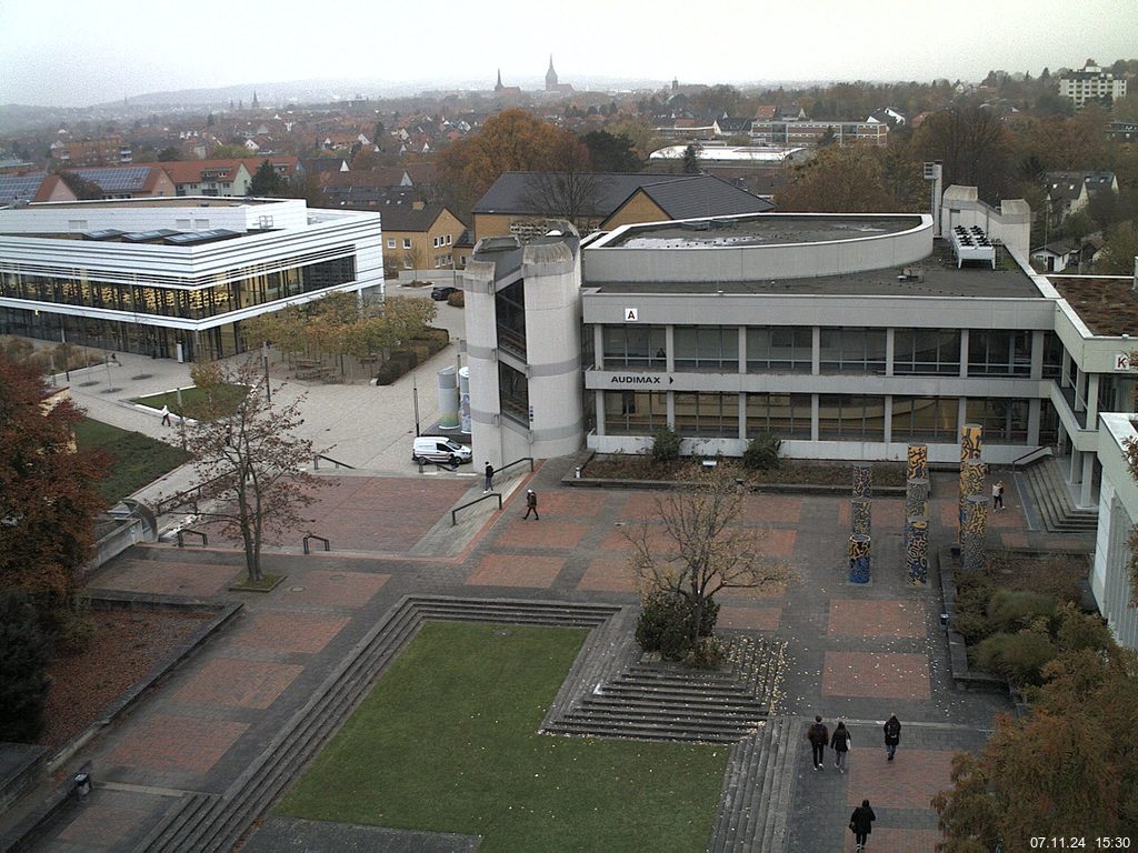Foto der Webcam: Verwaltungsgeb&auml;ude, Innenhof mit Audimax, H&ouml;rsaal-Geb&auml;ude 1