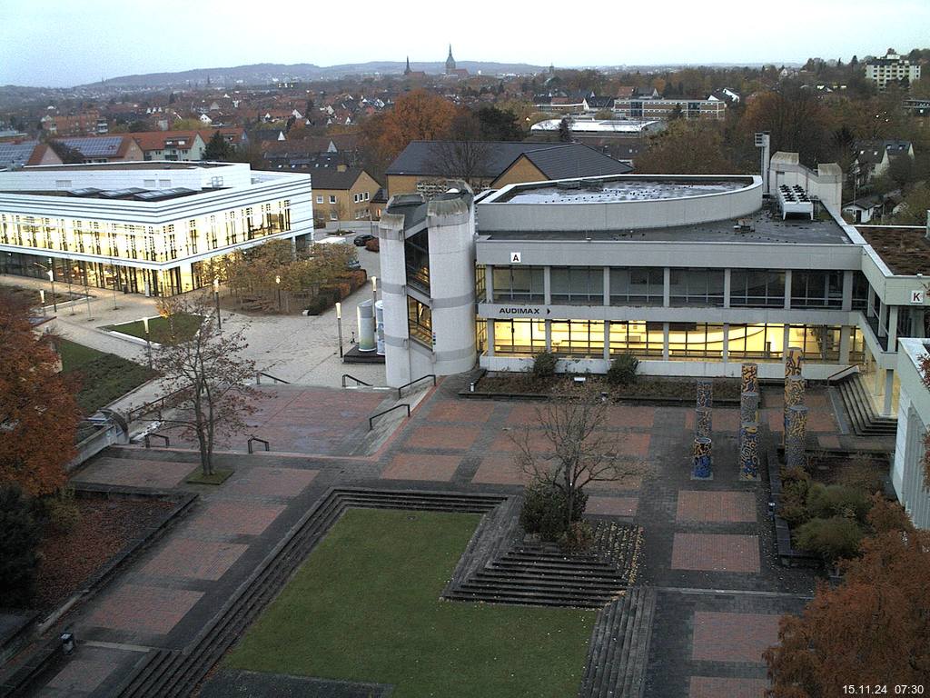 Foto der Webcam: Verwaltungsgeb&auml;ude, Innenhof mit Audimax, H&ouml;rsaal-Geb&auml;ude 1