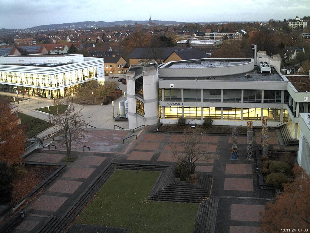 Foto der Webcam: Verwaltungsgeb&auml;ude, Innenhof mit Audimax, H&ouml;rsaal-Geb&auml;ude 1