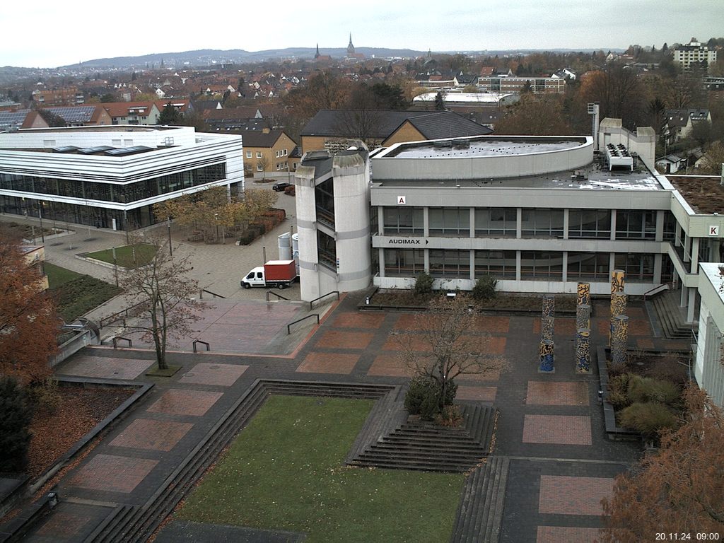 Foto der Webcam: Verwaltungsgebäude, Innenhof mit Audimax, Hörsaal-Gebäude 1