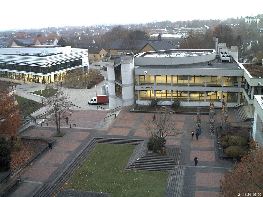 Foto der Webcam: Verwaltungsgebäude, Innenhof mit Audimax, Hörsaal-Gebäude 1