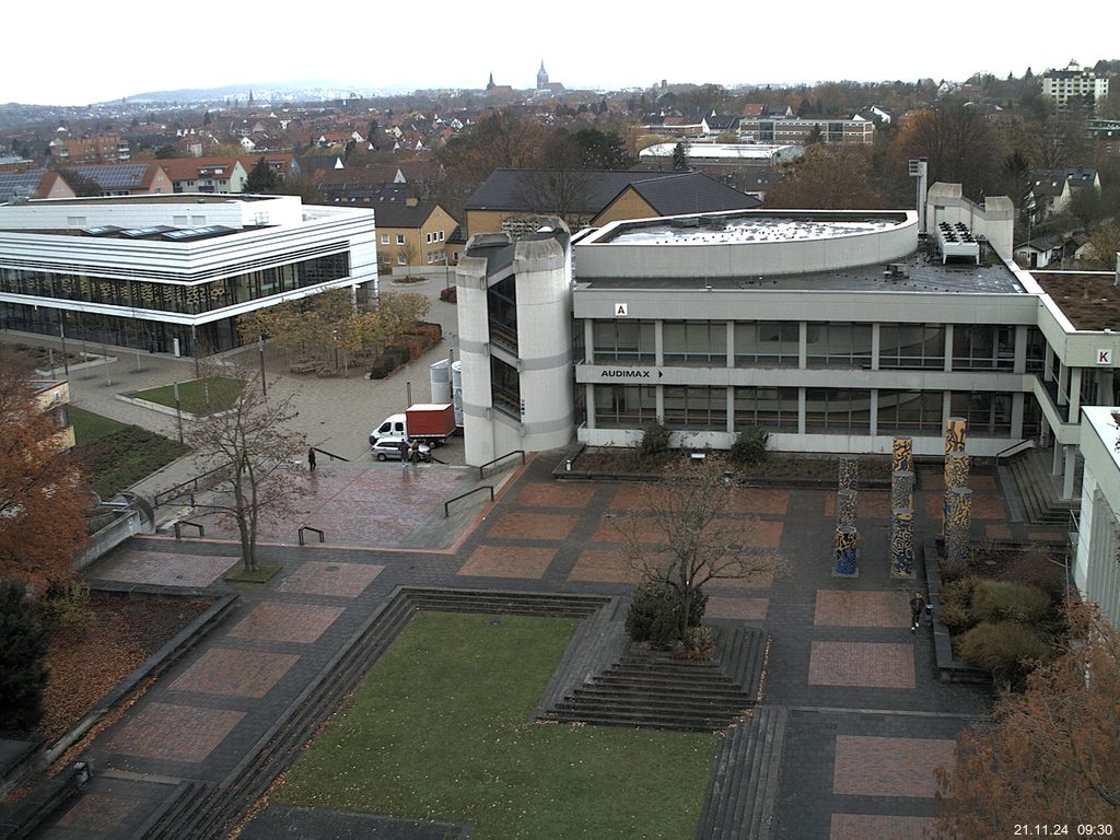 Foto der Webcam: Verwaltungsgebäude, Innenhof mit Audimax, Hörsaal-Gebäude 1