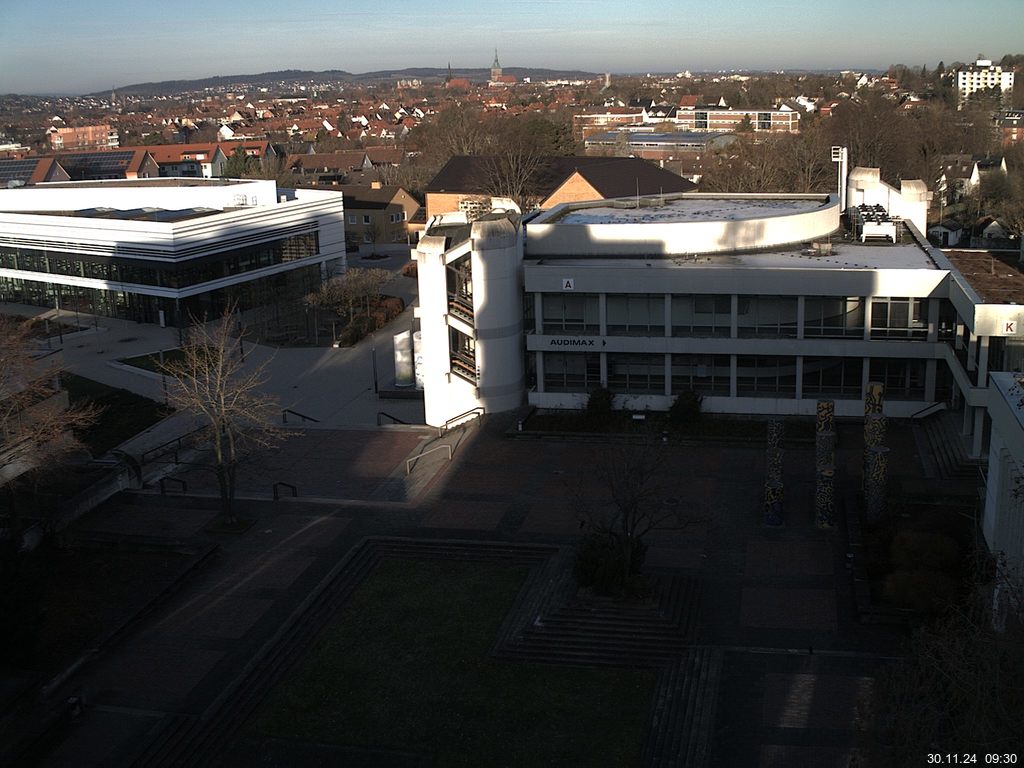 Foto der Webcam: Verwaltungsgebäude, Innenhof mit Audimax, Hörsaal-Gebäude 1