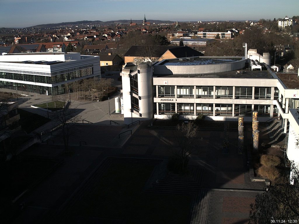 Foto der Webcam: Verwaltungsgebäude, Innenhof mit Audimax, Hörsaal-Gebäude 1