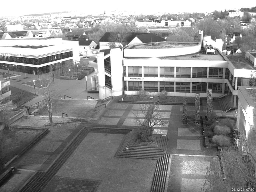 Foto der Webcam: Verwaltungsgebäude, Innenhof mit Audimax, Hörsaal-Gebäude 1