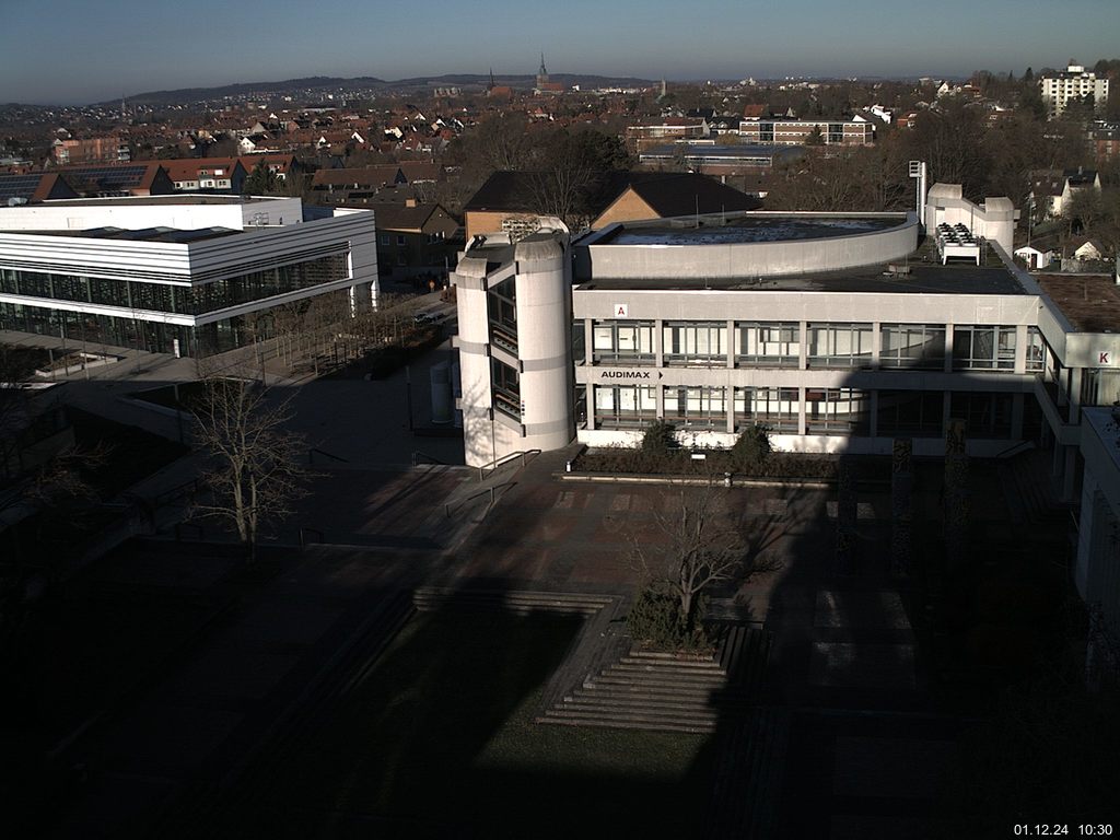 Foto der Webcam: Verwaltungsgebäude, Innenhof mit Audimax, Hörsaal-Gebäude 1