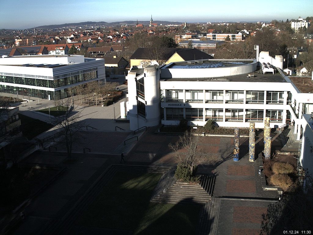 Foto der Webcam: Verwaltungsgebäude, Innenhof mit Audimax, Hörsaal-Gebäude 1