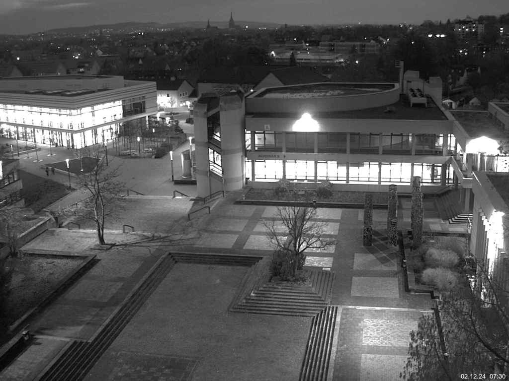 Foto der Webcam: Verwaltungsgebäude, Innenhof mit Audimax, Hörsaal-Gebäude 1