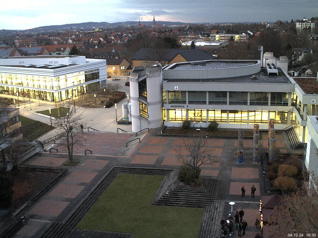 Foto der Webcam: Verwaltungsgebäude, Innenhof mit Audimax, Hörsaal-Gebäude 1