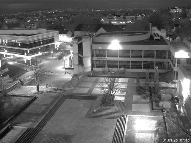 Foto der Webcam: Verwaltungsgebäude, Innenhof mit Audimax, Hörsaal-Gebäude 1