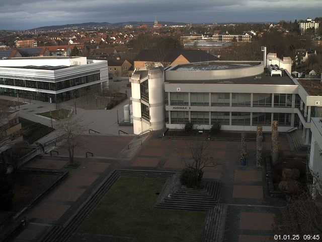 Foto der Webcam: Verwaltungsgebäude, Innenhof mit Audimax, Hörsaal-Gebäude 1