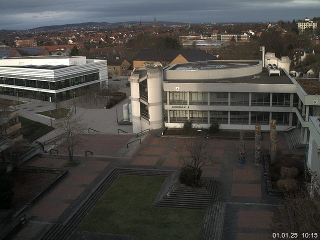 Foto der Webcam: Verwaltungsgebäude, Innenhof mit Audimax, Hörsaal-Gebäude 1