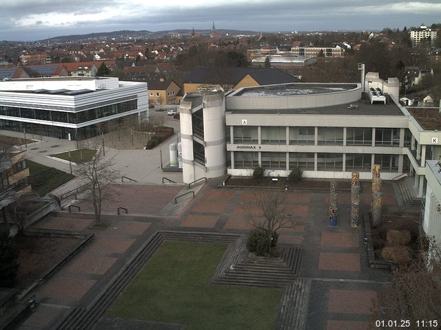 Foto der Webcam: Verwaltungsgebäude, Innenhof mit Audimax, Hörsaal-Gebäude 1