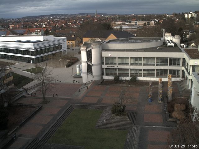 Foto der Webcam: Verwaltungsgebäude, Innenhof mit Audimax, Hörsaal-Gebäude 1