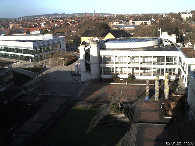 Foto der Webcam: Verwaltungsgebäude, Innenhof mit Audimax, Hörsaal-Gebäude 1