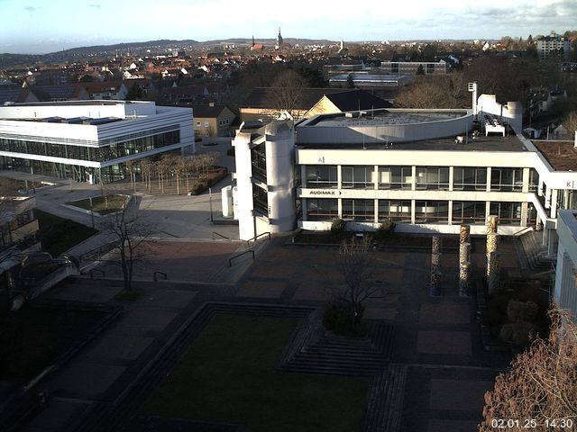 Foto der Webcam: Verwaltungsgebäude, Innenhof mit Audimax, Hörsaal-Gebäude 1