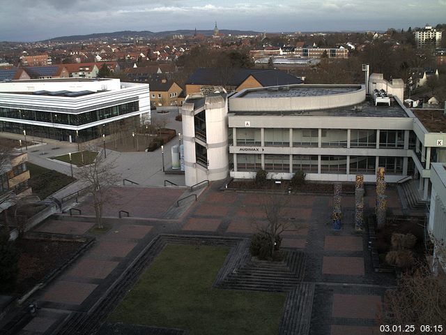 Foto der Webcam: Verwaltungsgebäude, Innenhof mit Audimax, Hörsaal-Gebäude 1