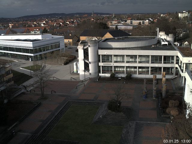 Foto der Webcam: Verwaltungsgebäude, Innenhof mit Audimax, Hörsaal-Gebäude 1