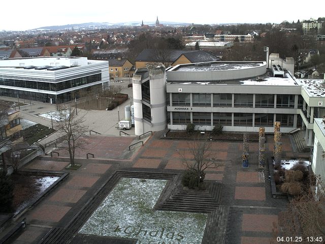 Foto der Webcam: Verwaltungsgebäude, Innenhof mit Audimax, Hörsaal-Gebäude 1