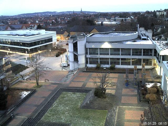 Foto der Webcam: Verwaltungsgebäude, Innenhof mit Audimax, Hörsaal-Gebäude 1