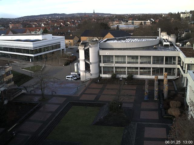 Foto der Webcam: Verwaltungsgebäude, Innenhof mit Audimax, Hörsaal-Gebäude 1