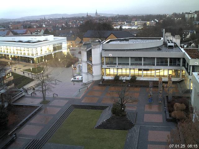 Foto der Webcam: Verwaltungsgebäude, Innenhof mit Audimax, Hörsaal-Gebäude 1