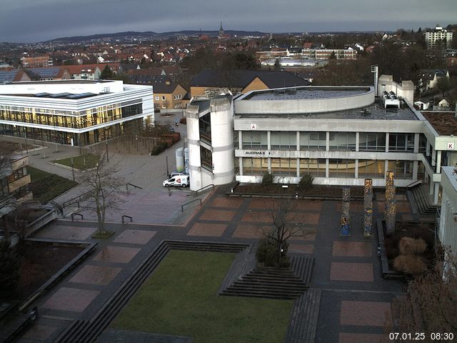 Foto der Webcam: Verwaltungsgebäude, Innenhof mit Audimax, Hörsaal-Gebäude 1